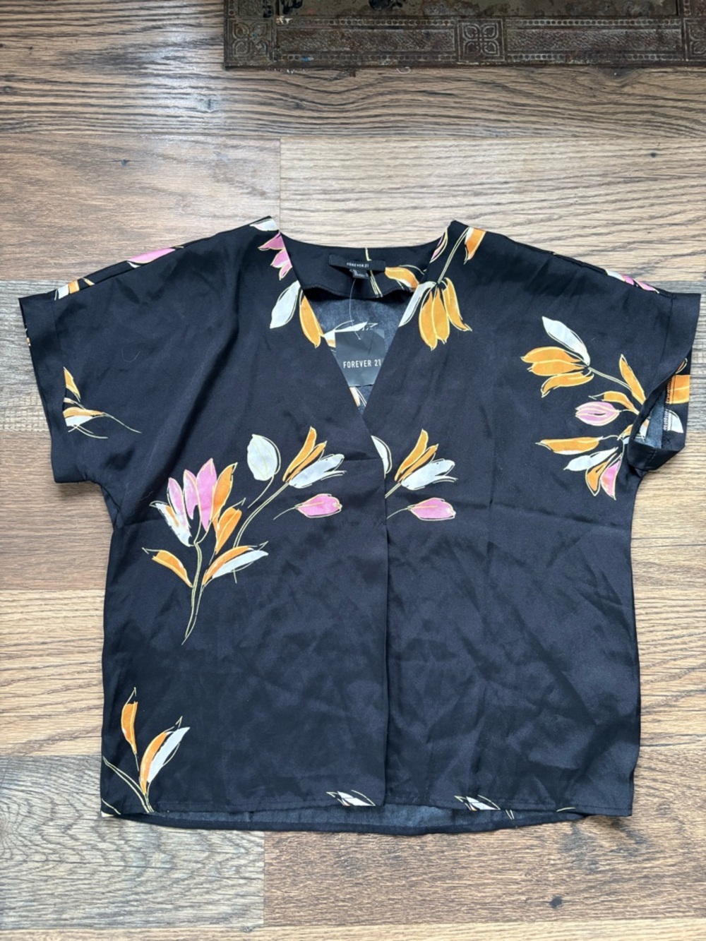 Forever 21 Black Floral Short Sleeve Woven Top